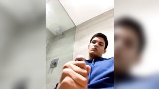 Cute twink wanking on cam