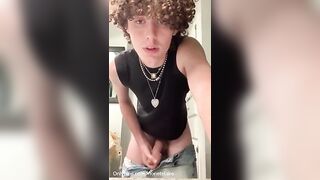 Cute young twink solo cumshot