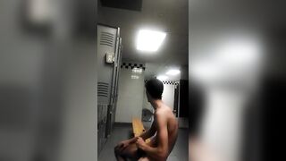 I love jerking off at the gym