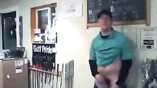 Verbal golf pro and his big nuts