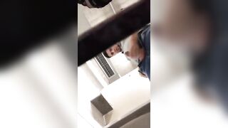 Dude lets me record him jerking his fat dick under the stall