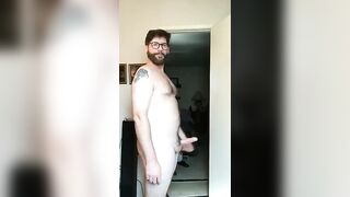Meaty mature stud drops a load