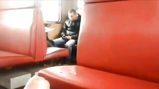 Crazy jacker doesn't give a single shit about jerking in public