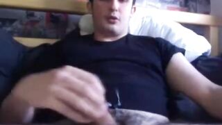 Husky young wanker drains his balls