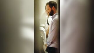 Bunch of horny guys at the urinals today